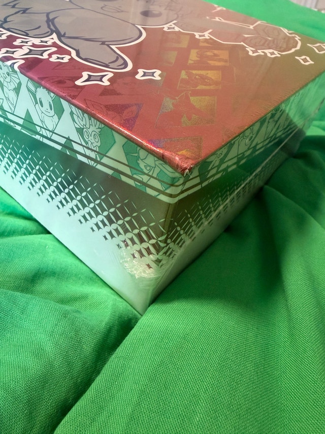 Prismatic Evolutions Super Premium Collection - photo 4