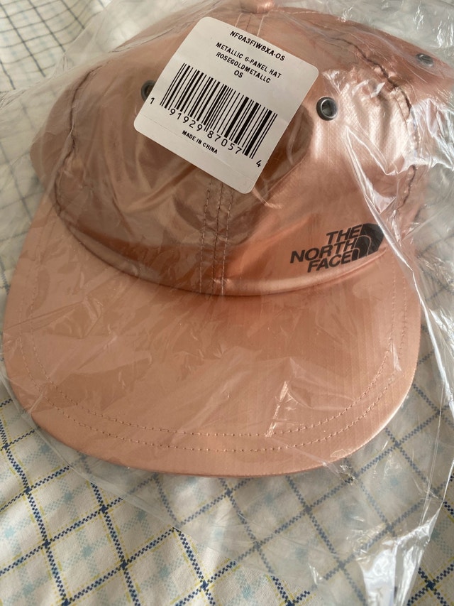 Supreme North Face rose gold cap