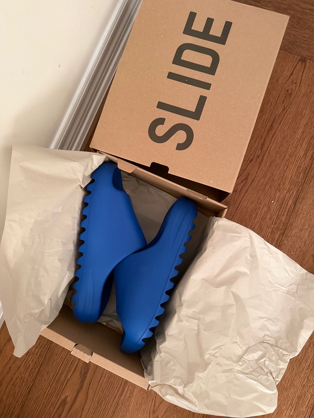 Yeezy slide azure size 9