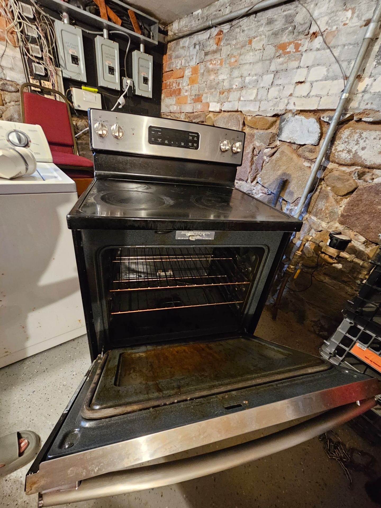 GE Electric Stove