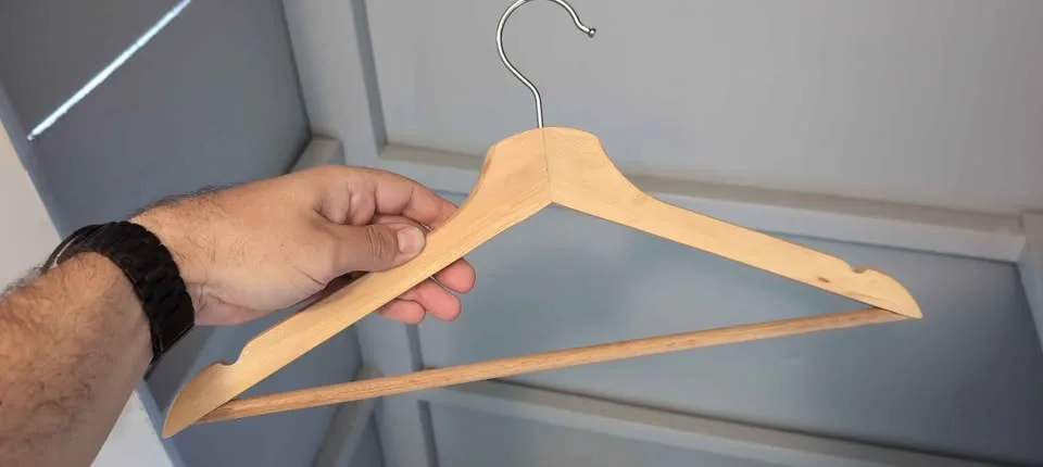 60 wooden clothes hangers image indicator(2)
