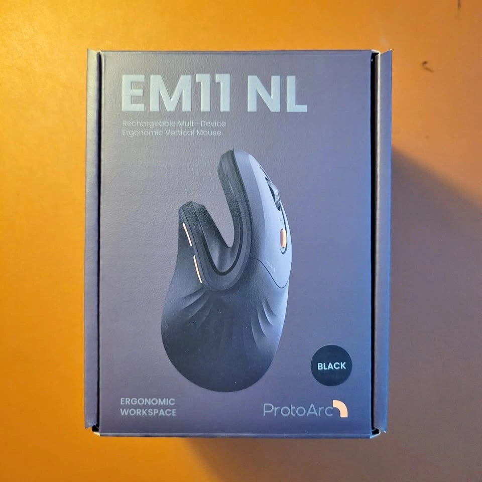 ProtoArc EM11 NL Wireless Ergonomic Vertical Mouse