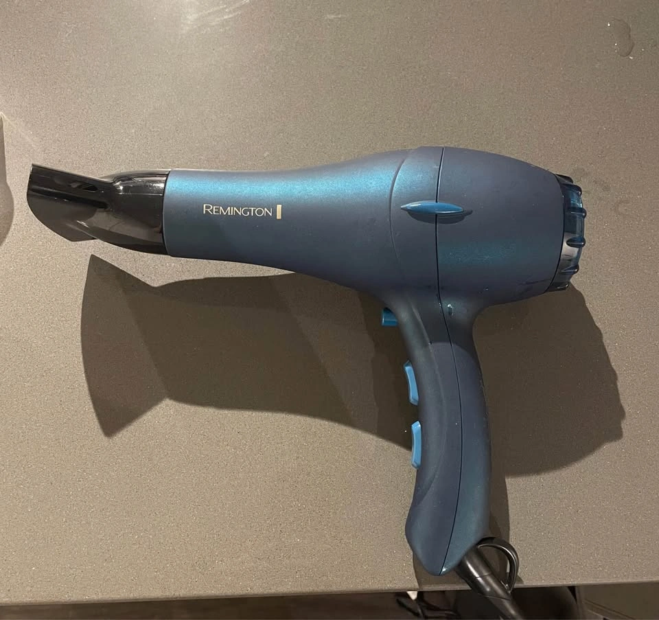 Remington Blowdryer - photo 2
