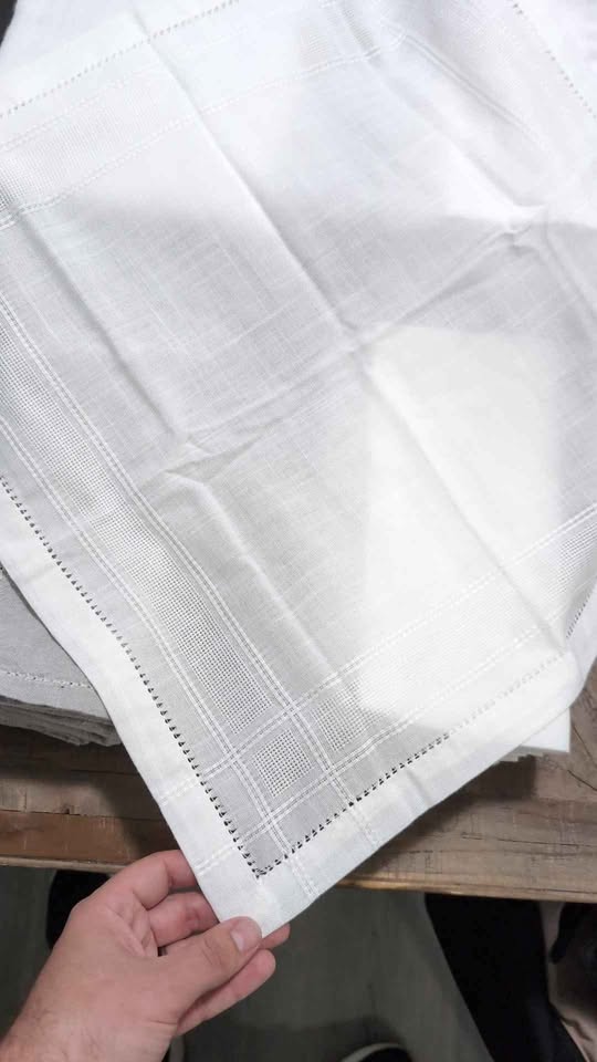 Assorted table linen - photo 3