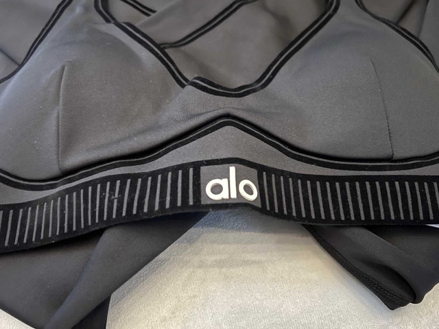 Alo Yoga Bra Top Black Size small - photo 5