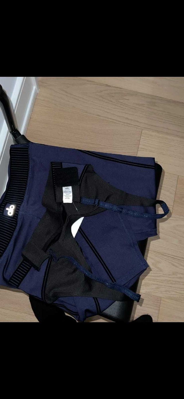Alo Yoga Bra Top and bottom navy size medium - photo 4