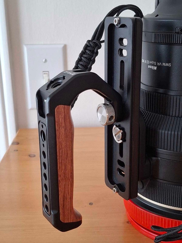 Lens or camera handle - New