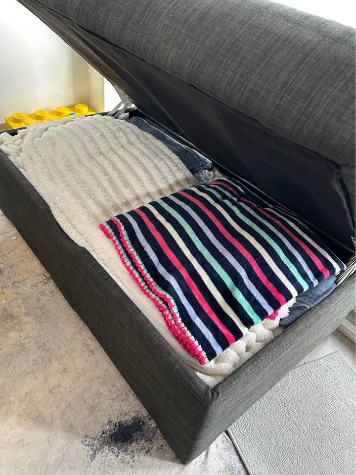 The Brick Love Seat + Ottoman w/storage - photo 5