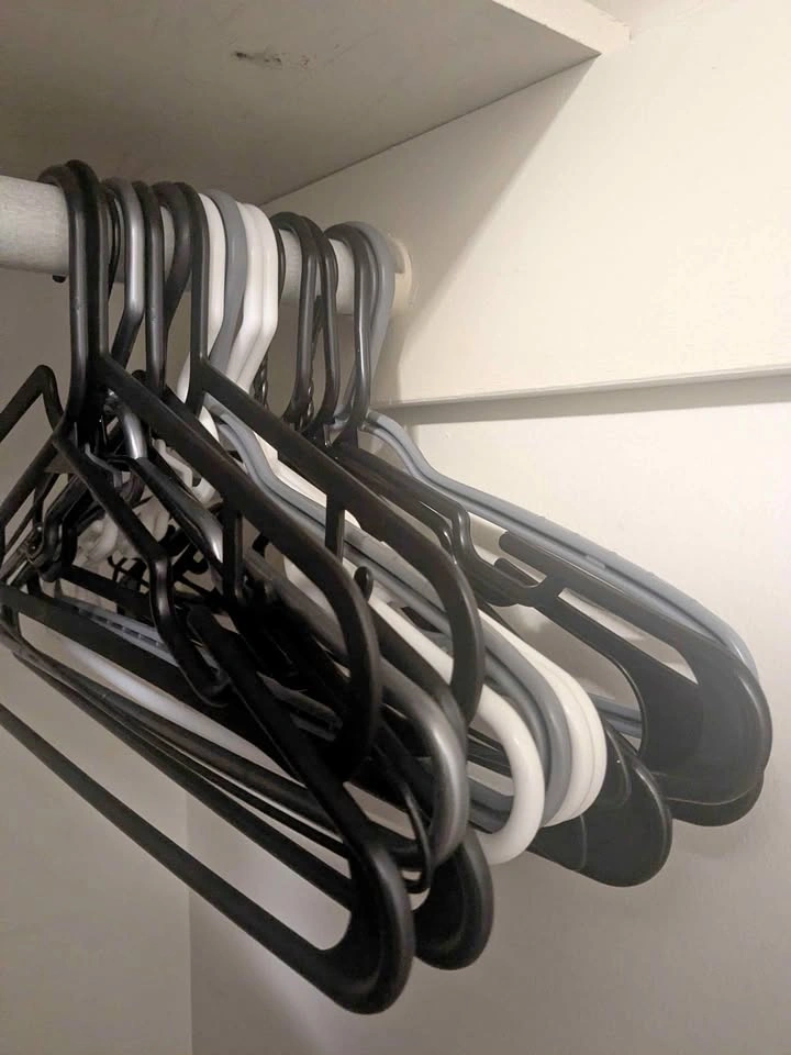 50+ hangers