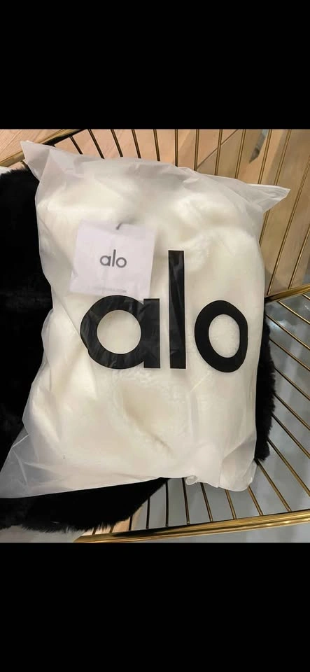 Alo Yoga White Hooded Jacket – Size Large - photo 3