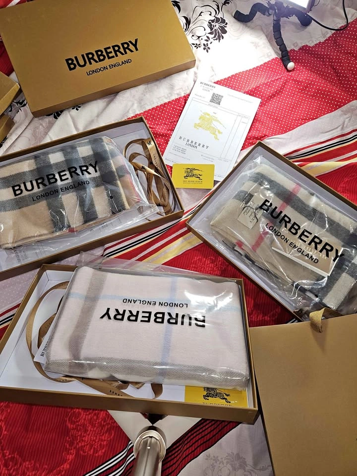Burberry scarfs color options