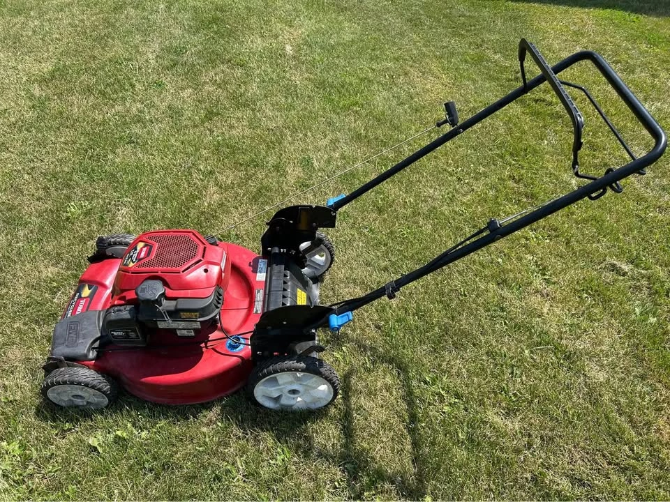 Toro 22” recycler mower - photo 3