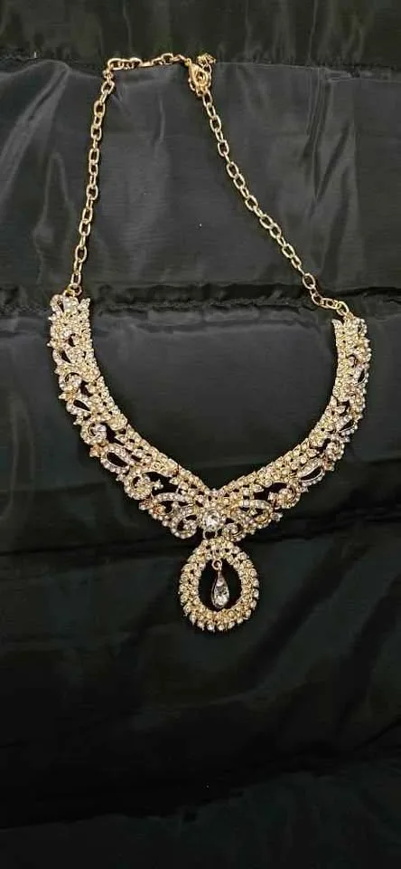 Indian pakistani bridal jewlery set necklace earrings image indicator(2)