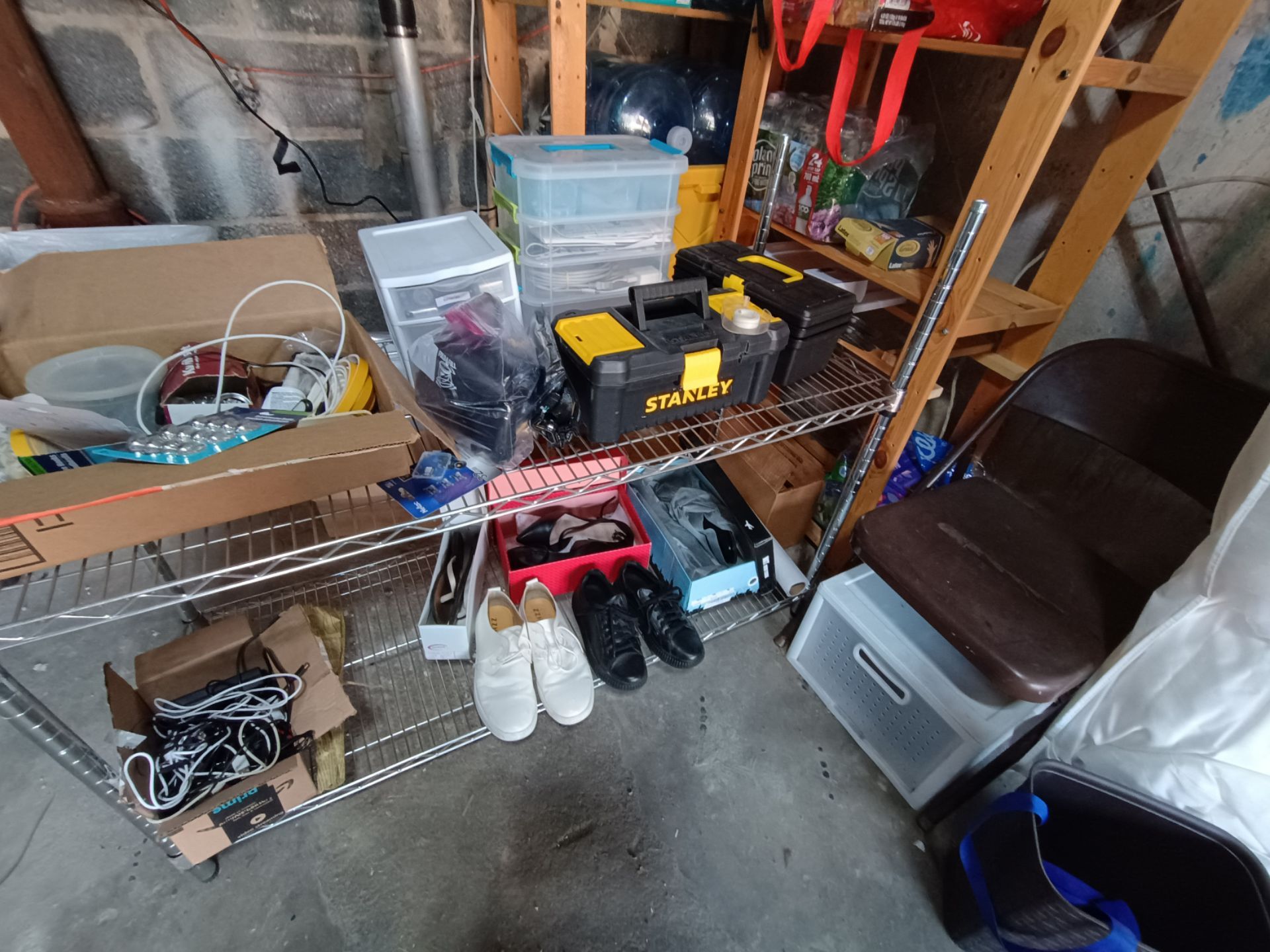 TODAY AND TOMORROW GARAGE SALE FLUSHING - photo 3