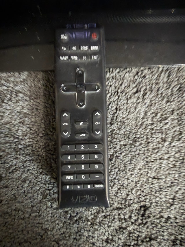 Vizio E320VA 32-inch Television - photo 2
