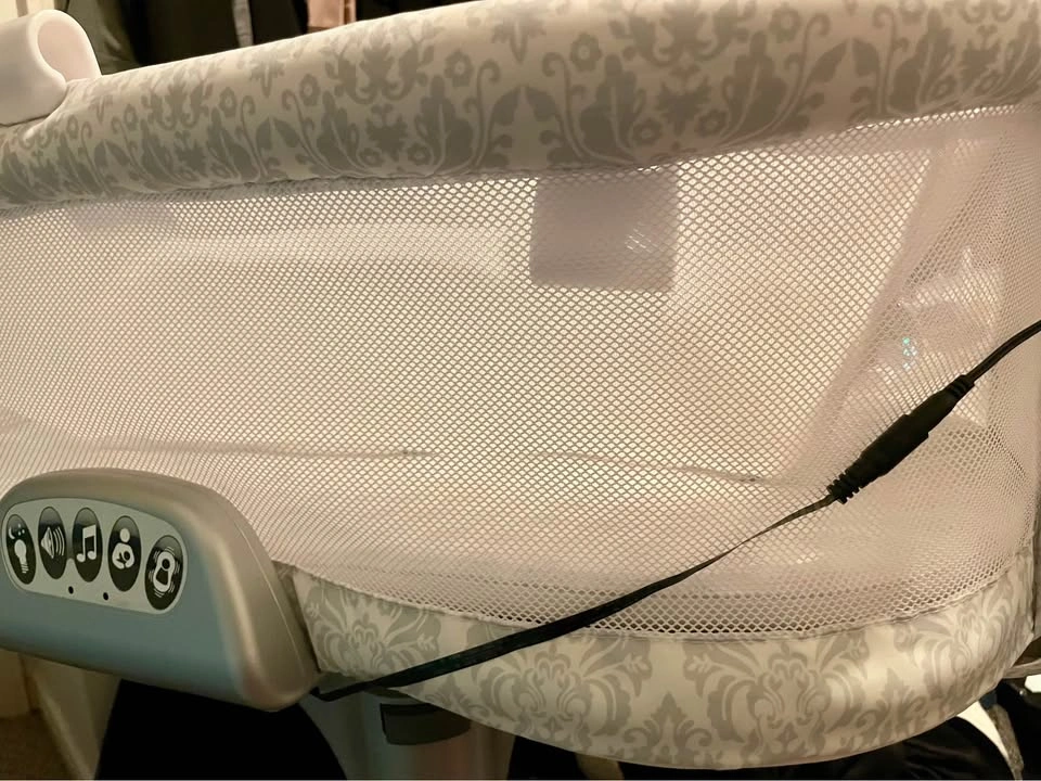 HALO Bassinest Premiere Series Swivel Sleeper with Insert - photo 5