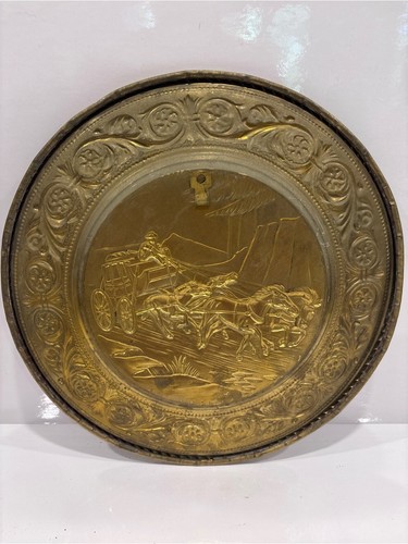 Vintage Embossed Brass-Tone Stagecoach Wall Plaque - photo 2