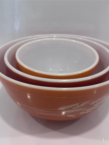 Vintage Pyrex wheat set of 3 nesting mixing bowls 401 402 403
