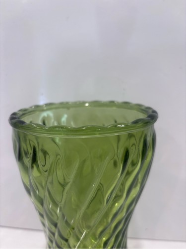 Vintage Olive / Avocado Green Optic Swirl Pressed Glass Vase - photo 3