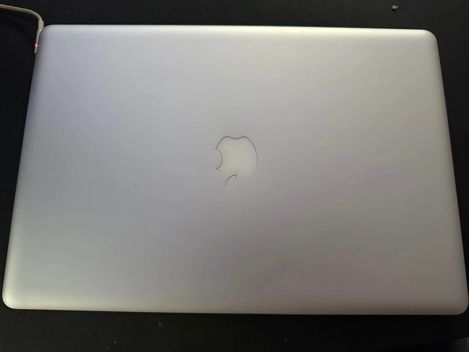 Apple MacBook Pro 17 inch MID 2010 - photo 2