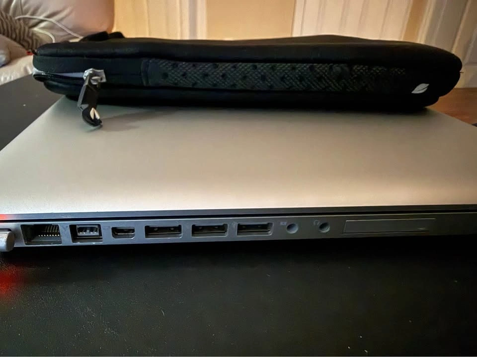 Apple MacBook Pro 17 inch MID 2010 - photo 4