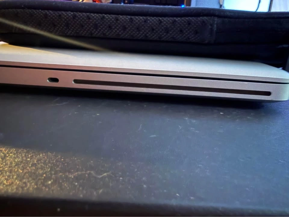 Apple MacBook Pro 17 inch MID 2010 - photo 5