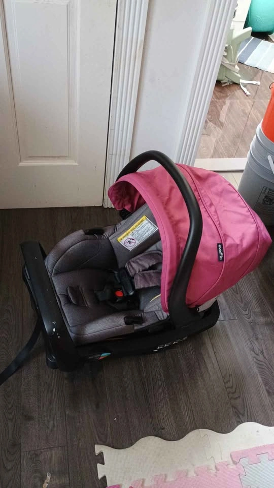 Evenflo Car Seat - photo 2
