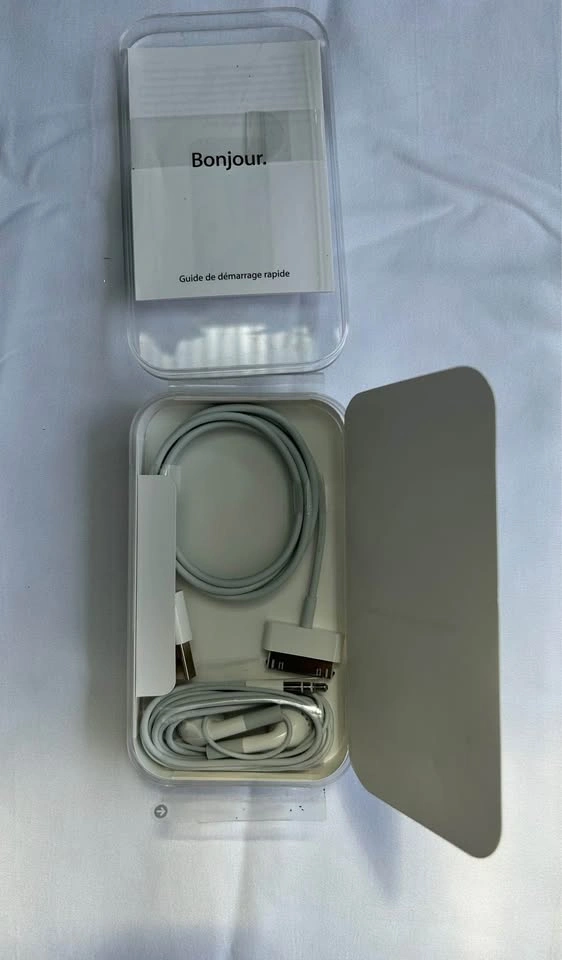 Apple iPod touch 16GB with Protective Case - photo 4
