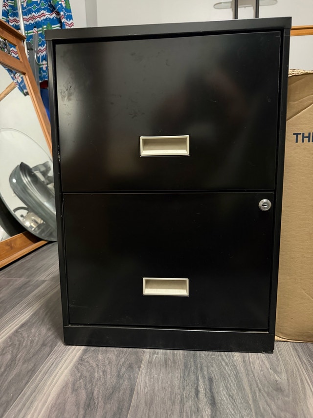2-Drawer Filing Cabinet