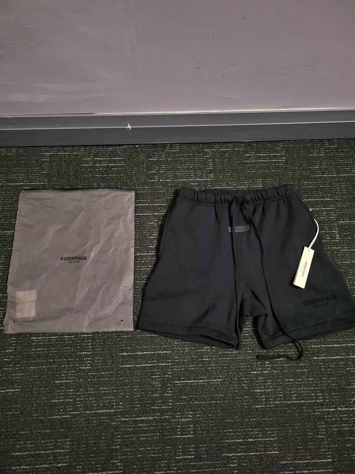 🔥SUMMER SALE🔥 Black Essentials Shorts - Medium