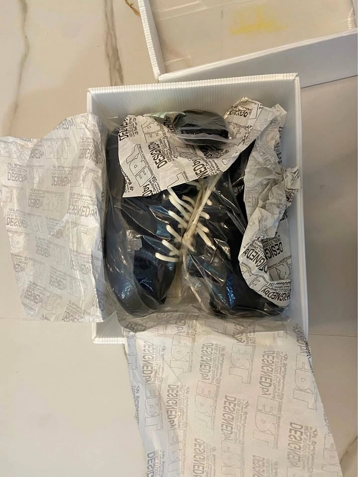 1:1 Brand new Erl vamps size 11 (50$ to whoever can sell these)