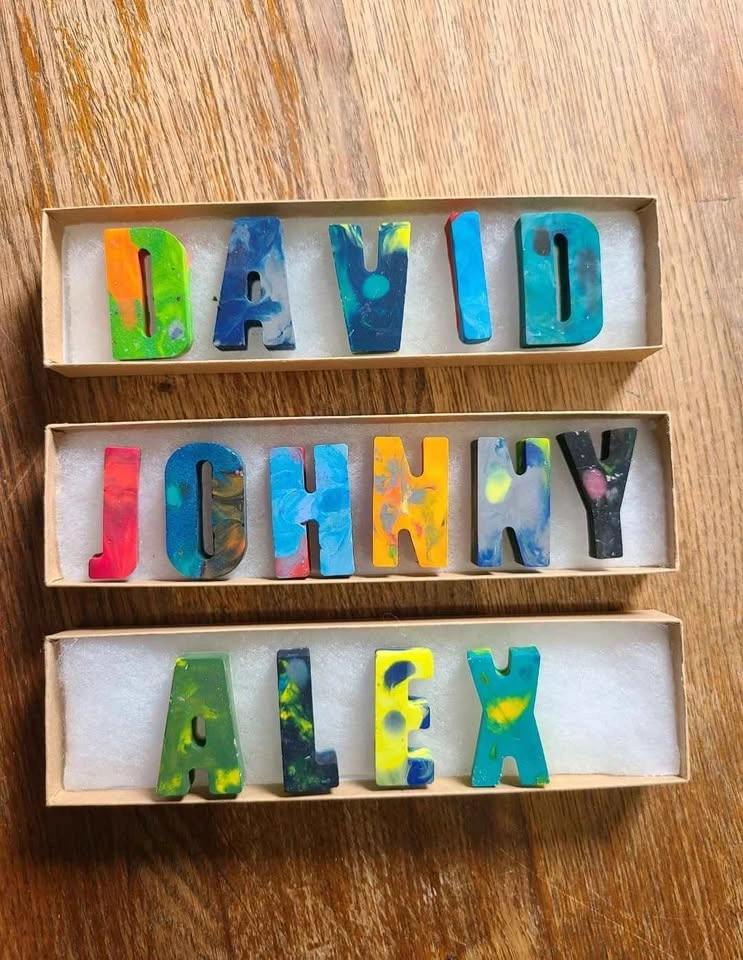 CUSTOM Crayon Name - photo 2