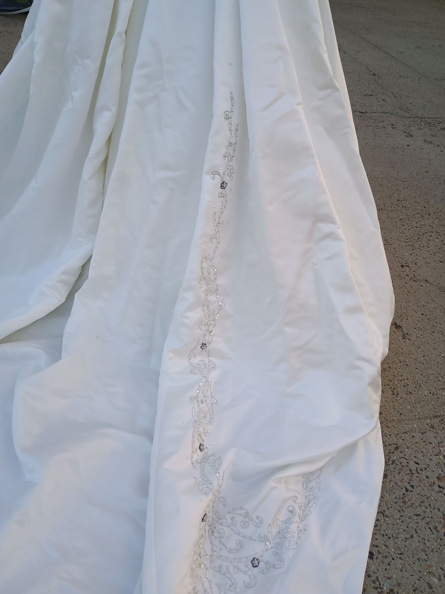 Christina Wu Ivory Wedding Gown Size 10 - photo 4