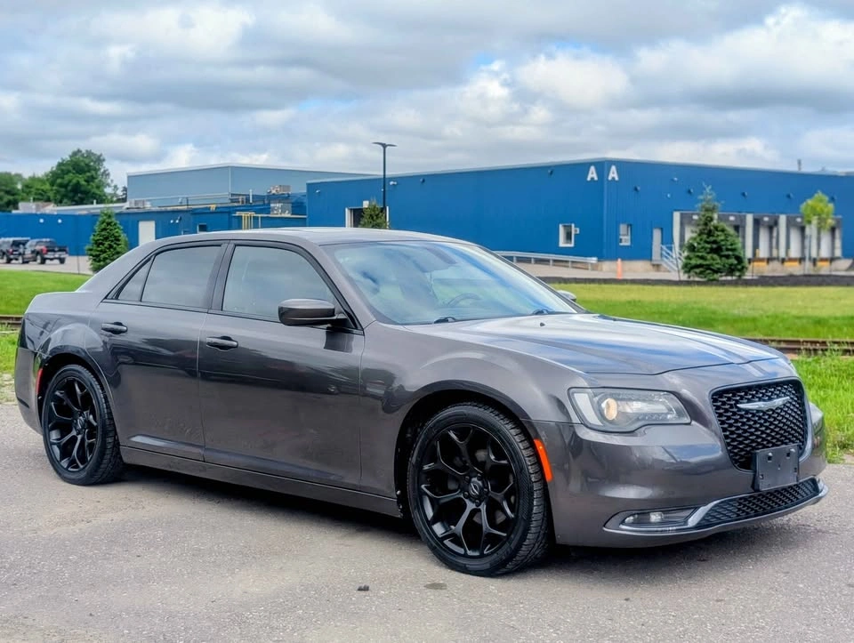 2016 Chrysler 300 - photo 3