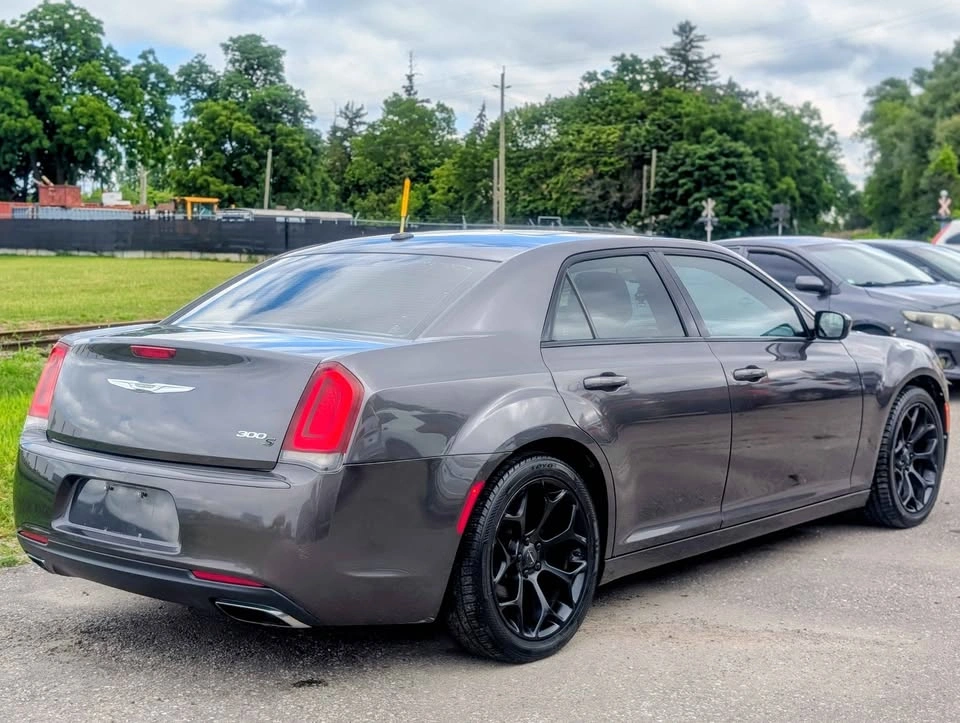 2016 Chrysler 300 - photo 5