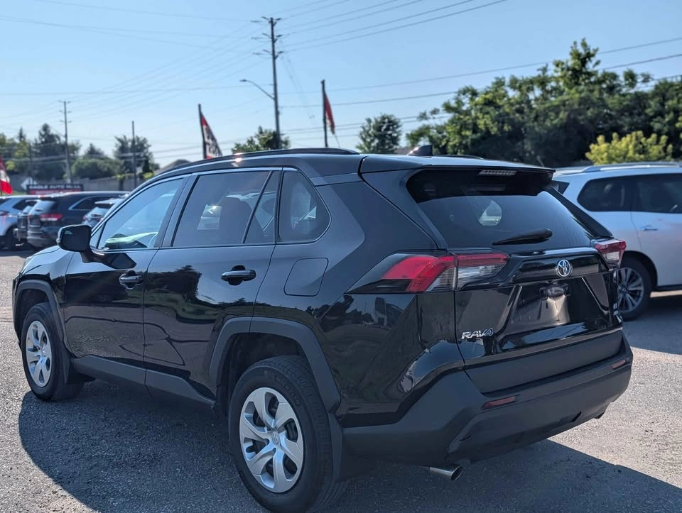 2021 Toyota RAV4 - photo 2