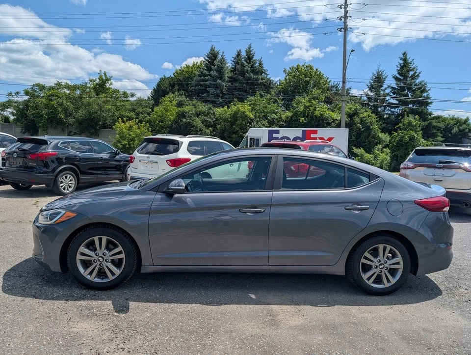 2017 Hyundai Elantra - photo 4