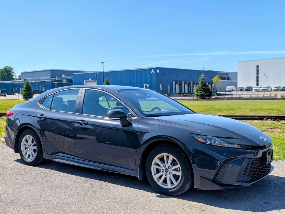 2025 Toyota Camry Hybrid - photo 3