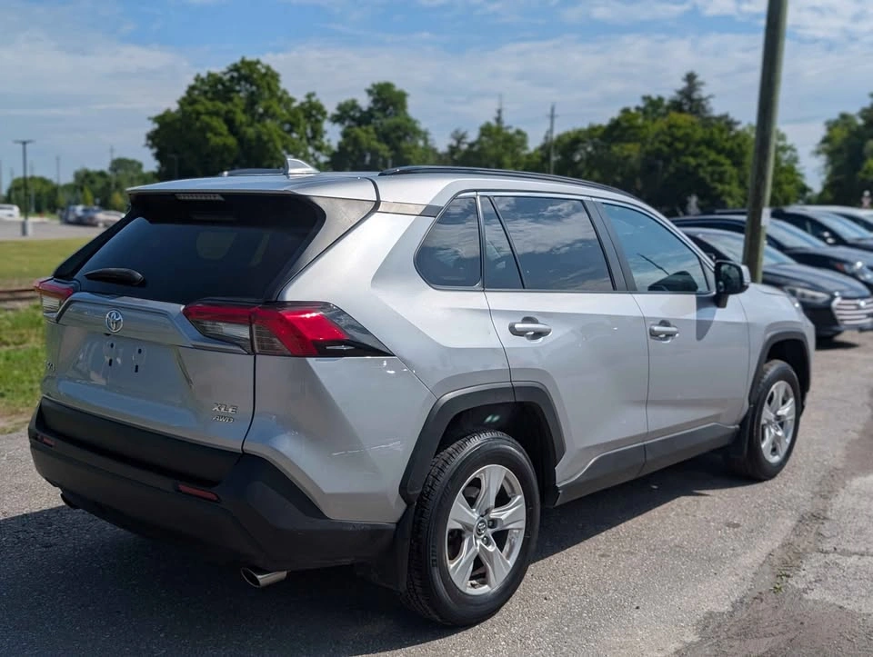 2019 Toyota RAV4 - photo 4