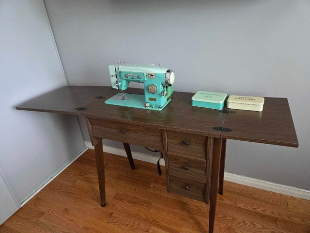 Vintage White Sewing Machine with Cabinet/Table - photo 2