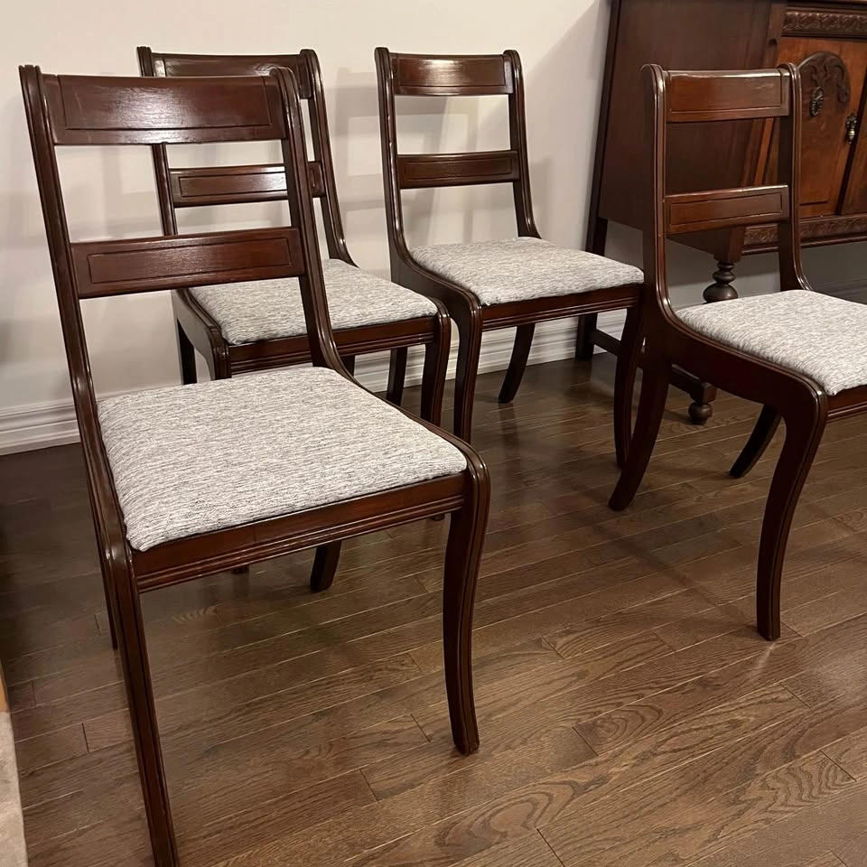 Set of 4 vintage Duncan Phyfe style Wooden Dining Chairs - photo 2