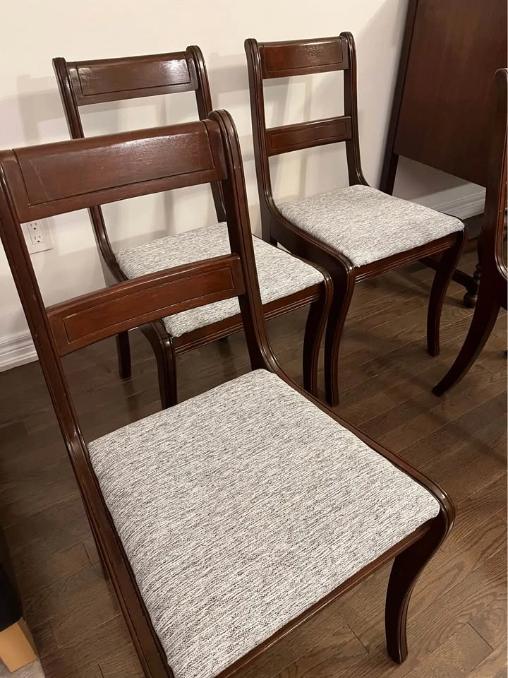 Set of 4 vintage Duncan Phyfe style Wooden Dining Chairs - photo 3