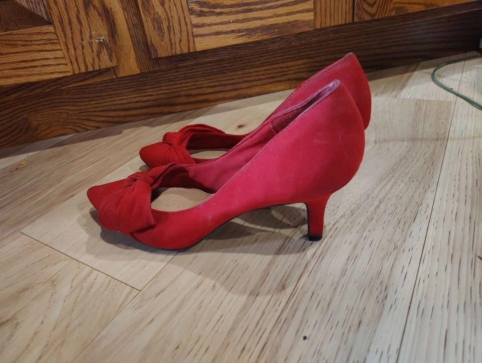 Red pumps - photo 2