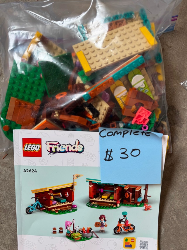 Lego Friends Adventure Camp Cozy Cabins 42624
