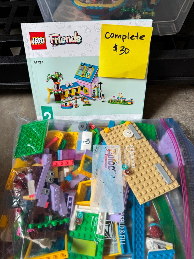 Lego Friends Dog Rescue Center 41727