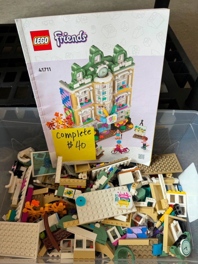 Lego Friends Emma's Art School 41711