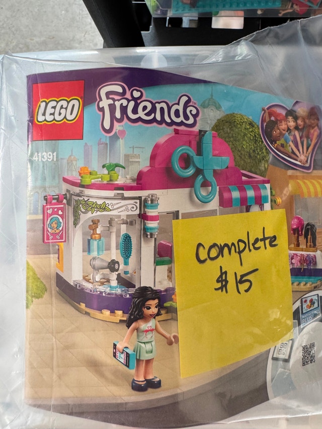 Lego Friends Heartlake City Hair Salon 41391