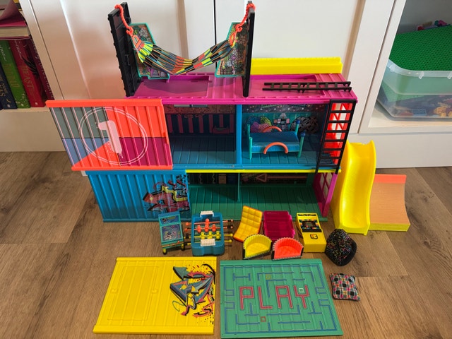LOL Surprise Clubhouse Playset