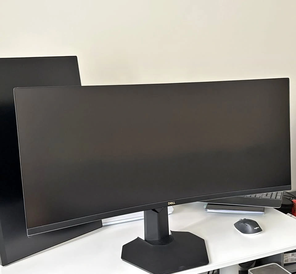 Dell 34” Curved Ultrawide Gaming Monitor – 144Hz WQHD