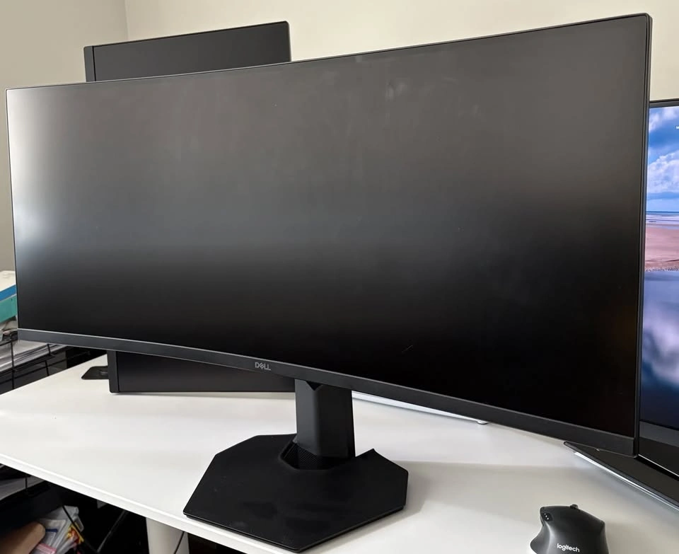 Dell 34” Curved Ultrawide Gaming Monitor – 144Hz WQHD - photo 2